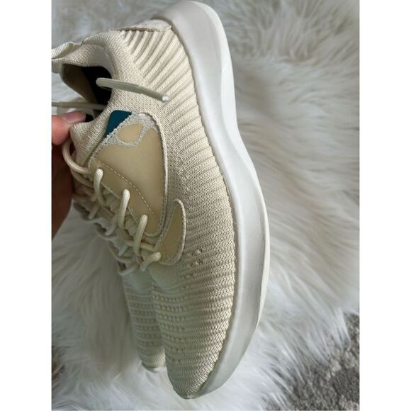 Vessi Everyday Move Waterproof Runners size 6w cream color - Picture 3 of 6